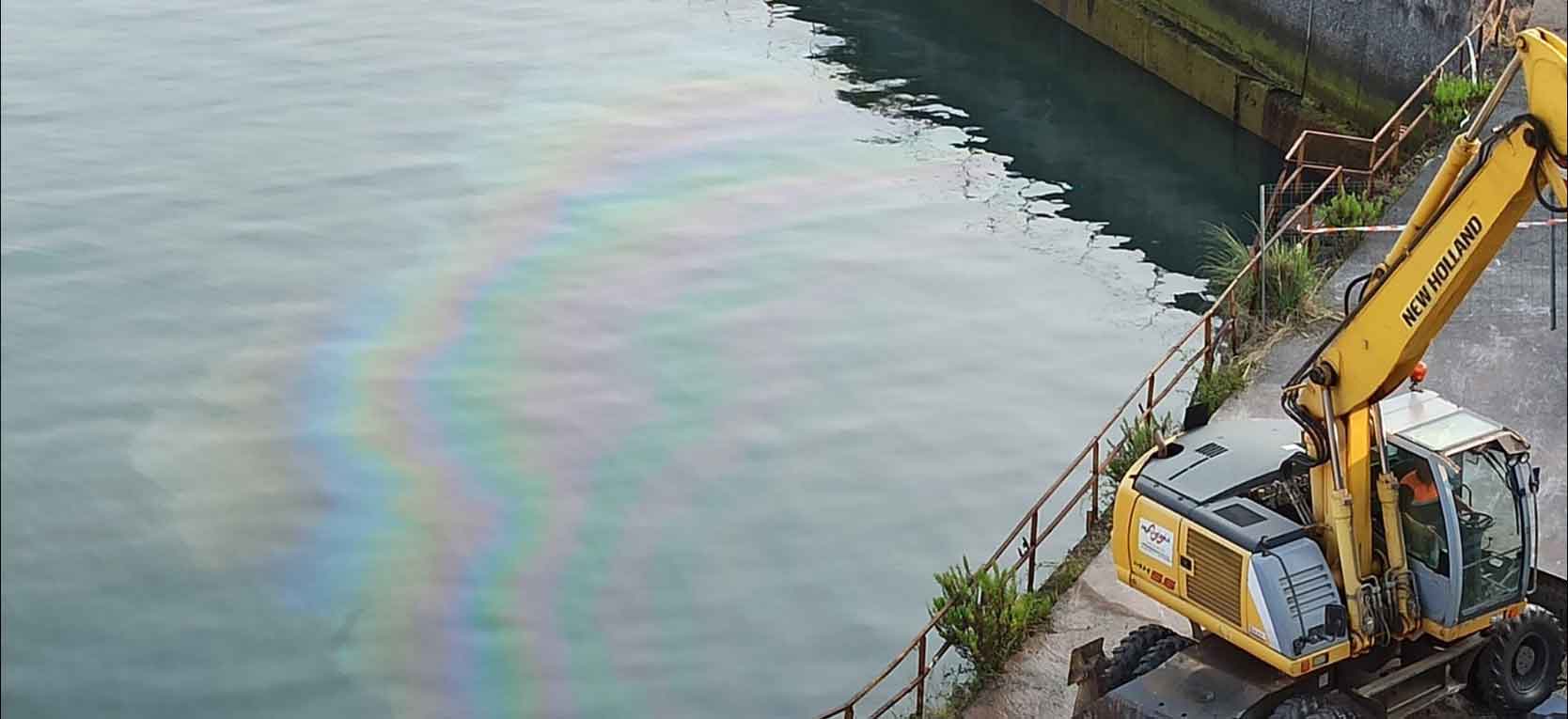 Vertido de lubricante Naval en Gijon